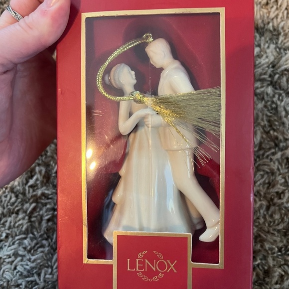 New in box Lenox bride and groom ornament - Picture 1 of 4